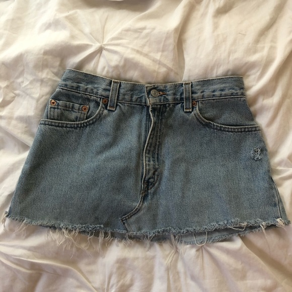 Mini Levi’s denim skirt - Picture 1 of 2